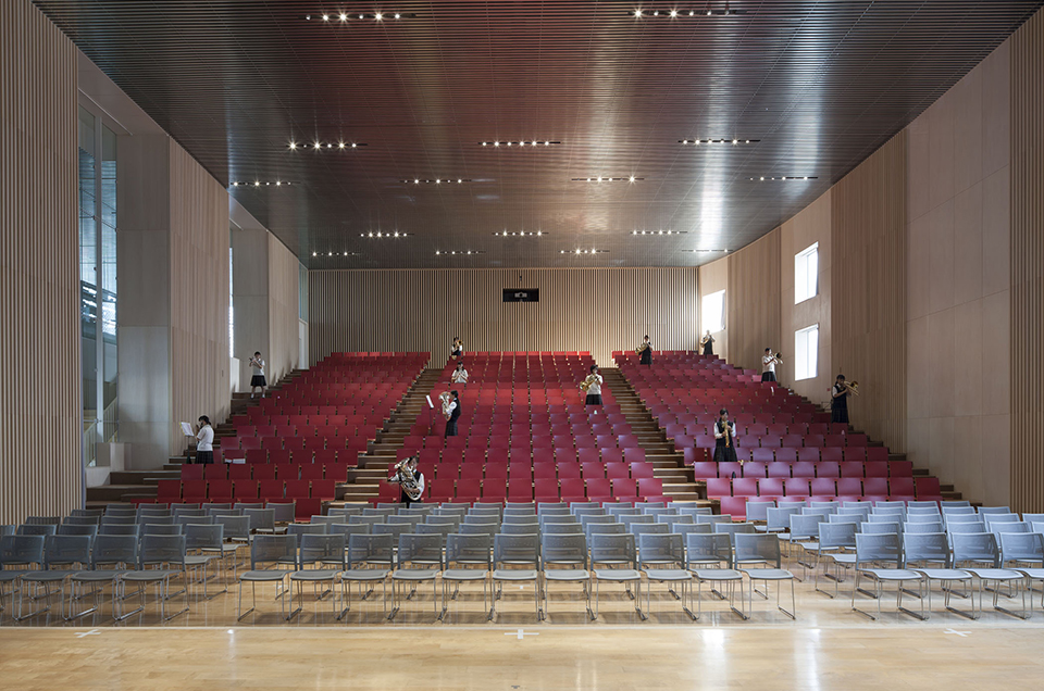 九州産業大学付属九州高等学校　コミュニティホール・部室棟
